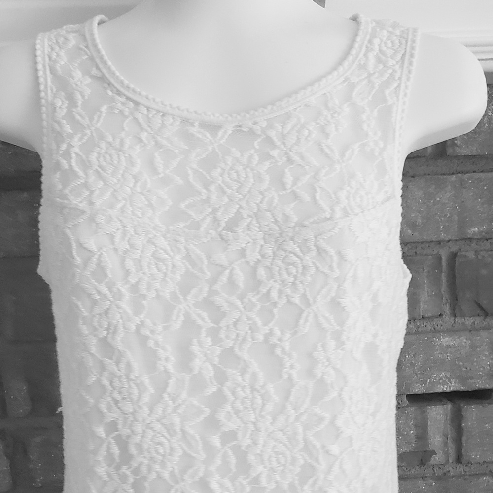 Abercrombie & Fitch whitelace ruffled shirt with b